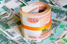 Сессию четверга рубль начал с резкого роста, набирая более 2% стоимости по отношению к американской валюте